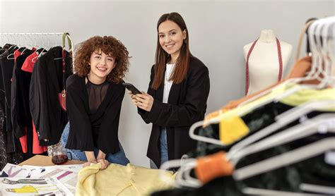 Fashion, Internship Work, Jobs .